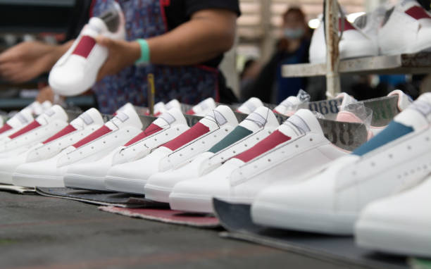 How much does it cost to make a shoe in China?